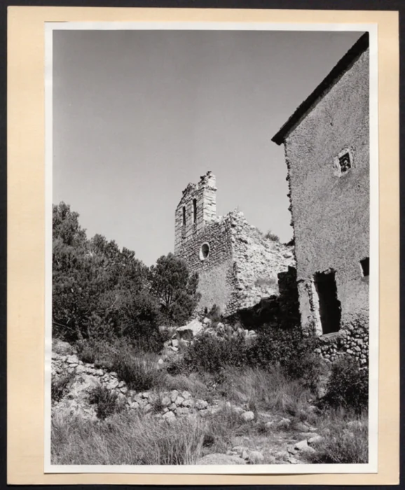El campanar i els edificis annexos